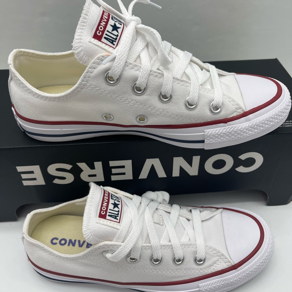 CTAS WMNS Chuck Taylor All Star LOW TOP SHOE
M7652C Black/White Sneakers - Picture 2 of 16
